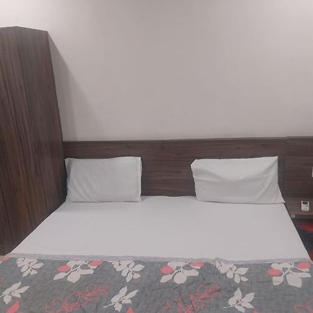 Hotel Rovers Inn 암리차르 객실 사진