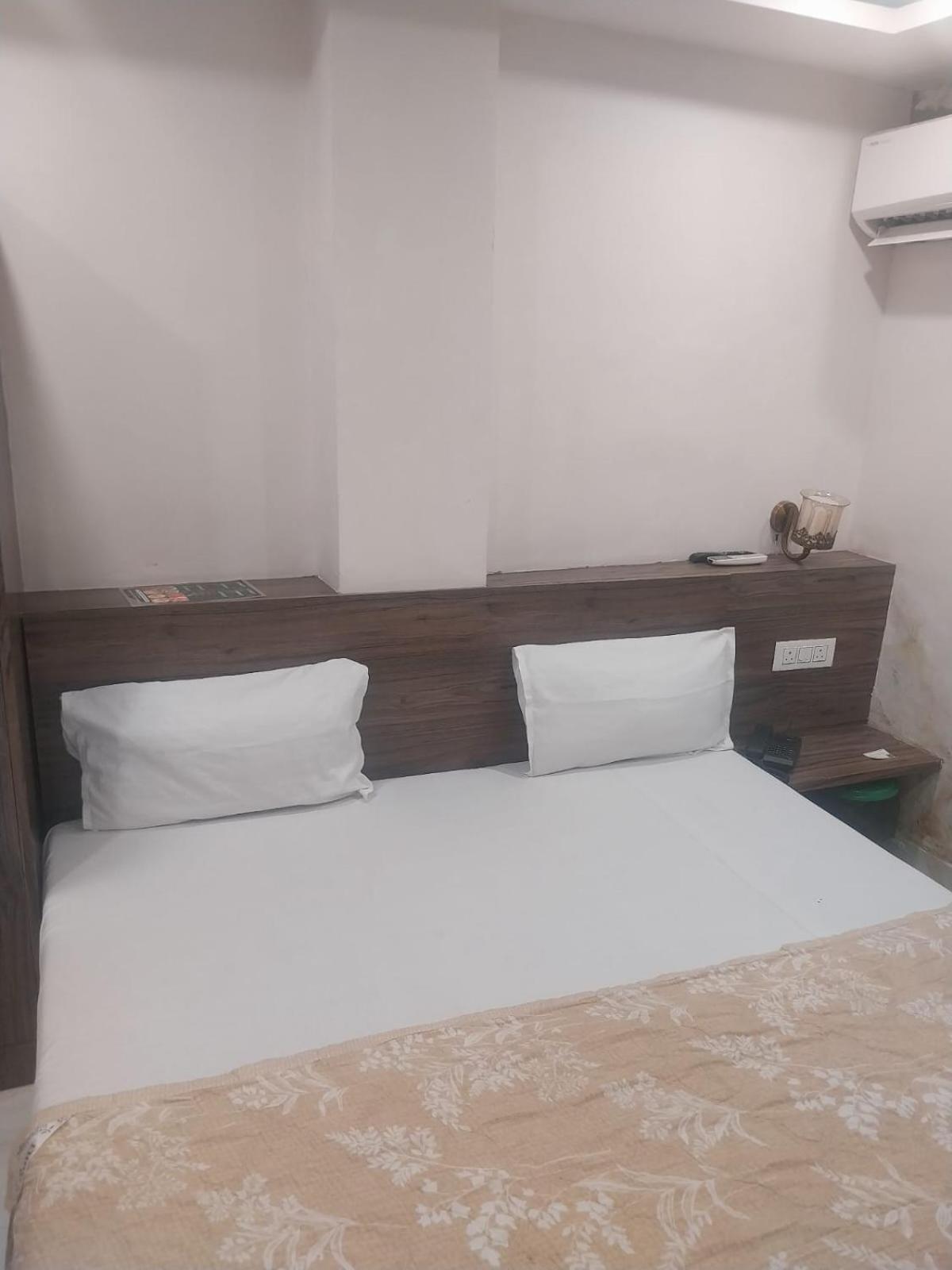 Hotel Rovers Inn 암리차르 객실 사진